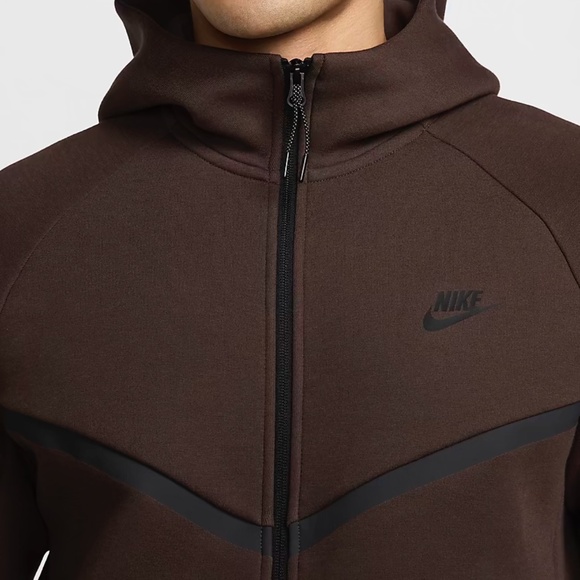 Nike Tech Fleece - Picture 3 of 14